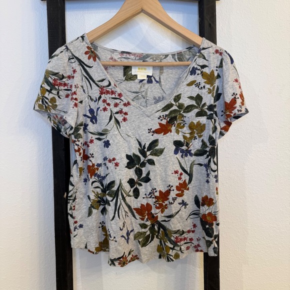 Maeve by Anthropologie Tops - Maeve Anthropologie Floral V-Neck Short Sleeve T-Shirt Gray Botanical XS